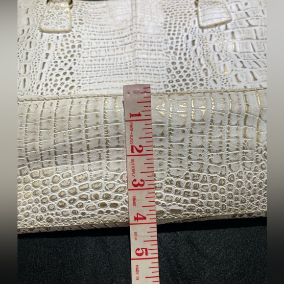 MARC FISHER Tote bag, approx 17”W x 13”H x 4”, White/gold Alligator look PVC - Picture 13 of 15
